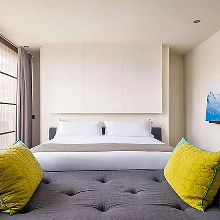 Sixtytwo Hotel 4*