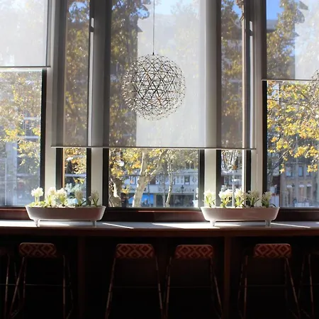 シックスティツー