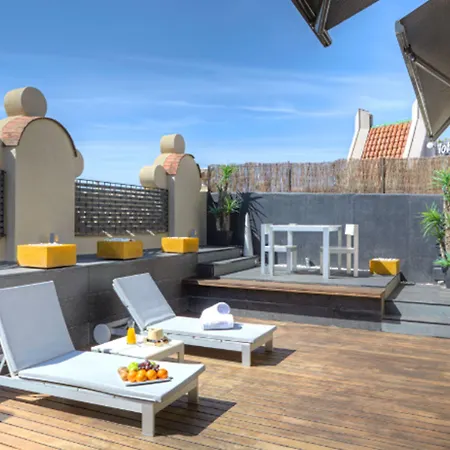 シックスティツー 4*