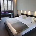 سيكستي تو 4* برشلونة